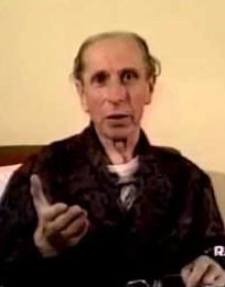 Turoldo in ospedale poco prima di morire.