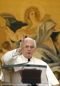 02-annuncio-ratzinger-natale-4_547c3b345fa05