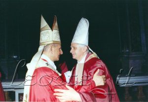 Il neo-cardinale Ratzinger con Paplo VI, 1977.