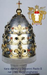 vesti-del-papa-22_54578c9c6bede