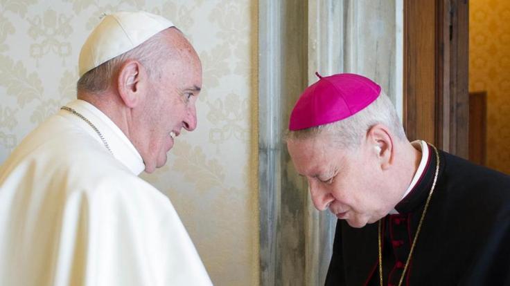 Lo scorso aprile, mons. Olivieri chiese ed ottenne un'udienza da papa Francesco per potersi difendere, ma fu tutto inutile: la decisione del Vescovo di Roma era già stata presa da tempo.