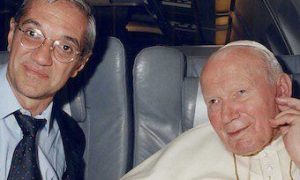 "Volando" con un papa santo...